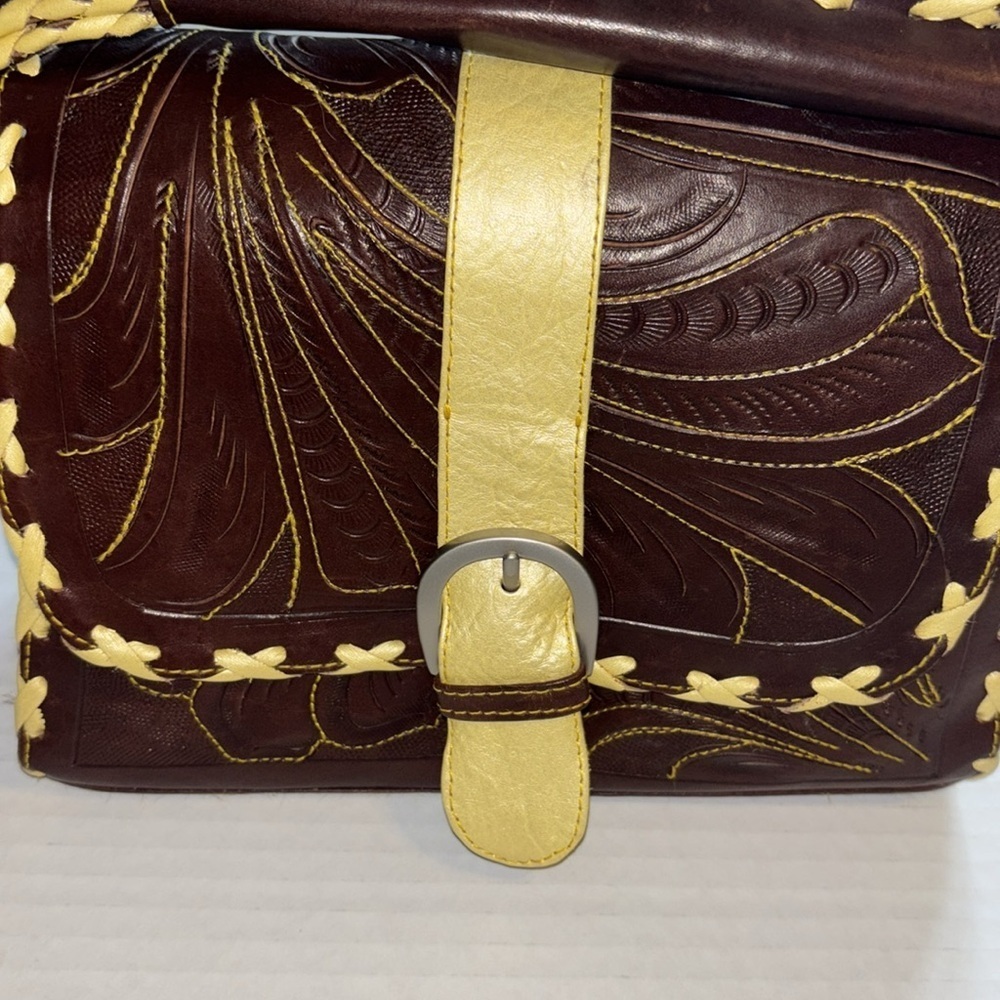BROWN AND YELLOW LEATHER HAND BAG DETAILS ARE UNIQUE AND CHIC MADE IN PARAGUAY - Picture 12 of 13